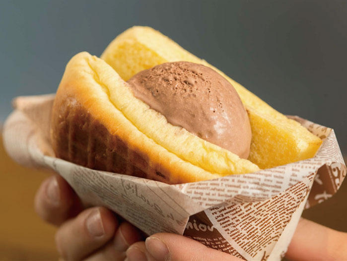ホットアイスクリームサンド <<イタリアンチョコレートがとろ～り >>