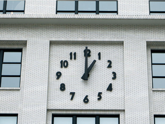 〔１０〕 旧東京中央郵便局 名残の時計