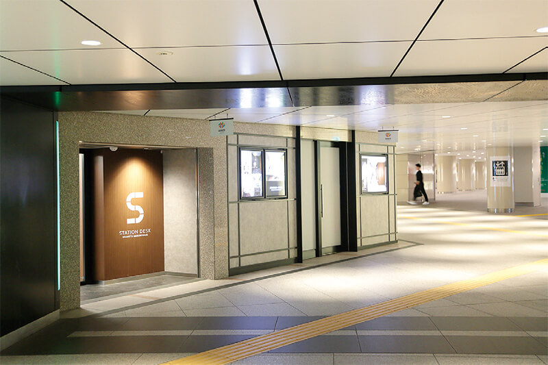 STATION DESK グランスタ丸の内